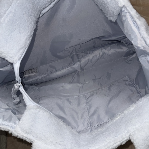 VICTORIA SECRET BLUE FUZZY TOTE BAG! - Picture 4 of 4